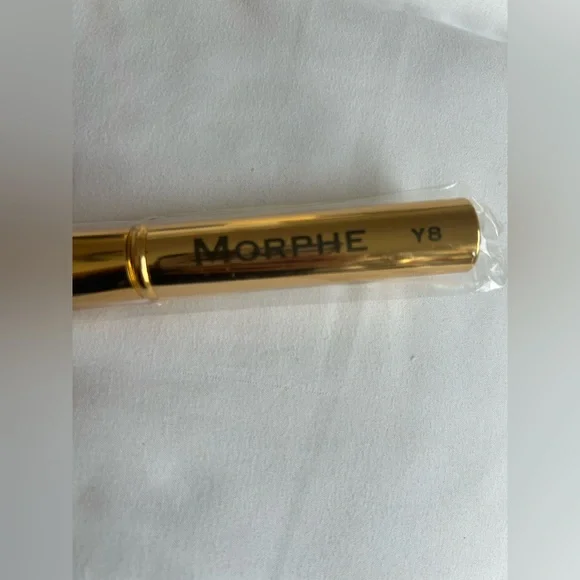 Morphe Y8 Brush with Gold Handle - Picture 3 of 3